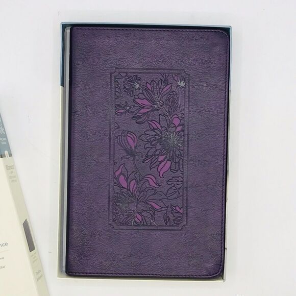 KJV Thinline Reference Bible, Filament Edition, Purple Floral Frame Tyndale - Picture 2 of 5